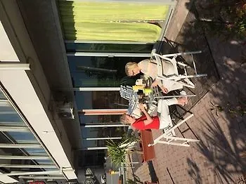 Nocleg ze śniadaniem Marina Resart & *