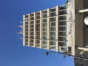 Marina Resart Rooms & Suite