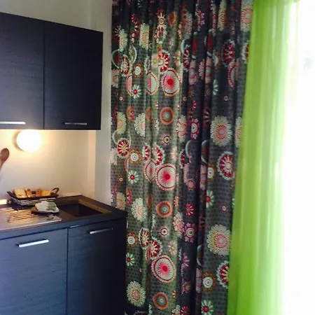 Marina Resart Rooms & Suite