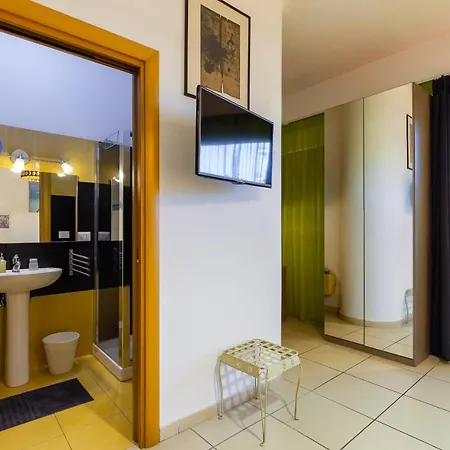 Marina Resart Rooms & Suite Bed & Breakfast *