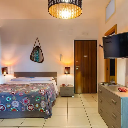 Marina Resart Rooms & Suite