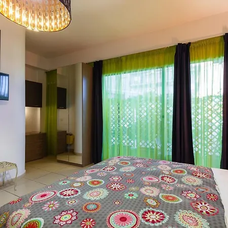 Marina Resart Rooms & Suite *