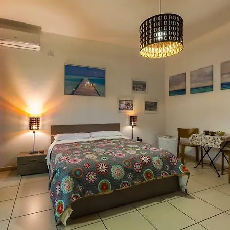 Marina Resart Rooms & Suite Bed & Breakfast Naples
